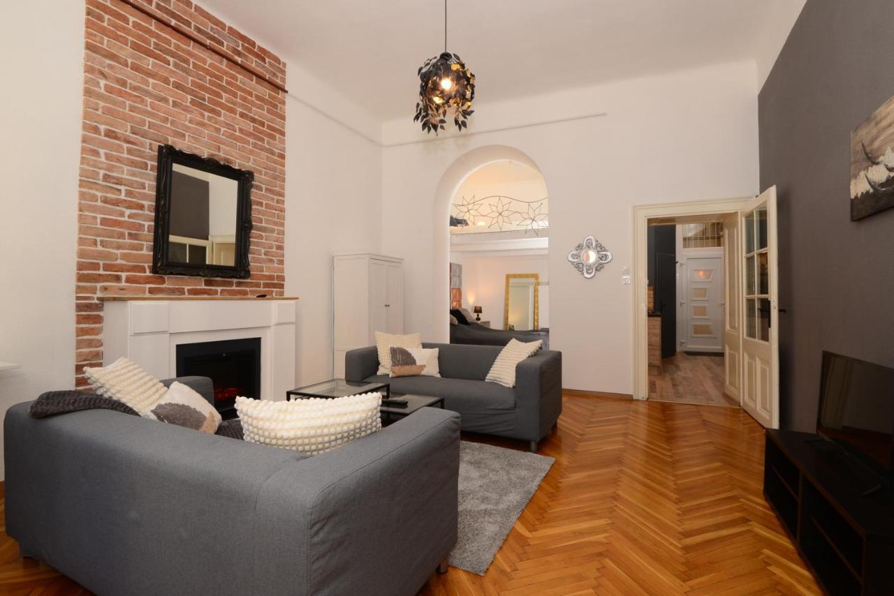 Your Place Apartman Budapeste Exterior foto
